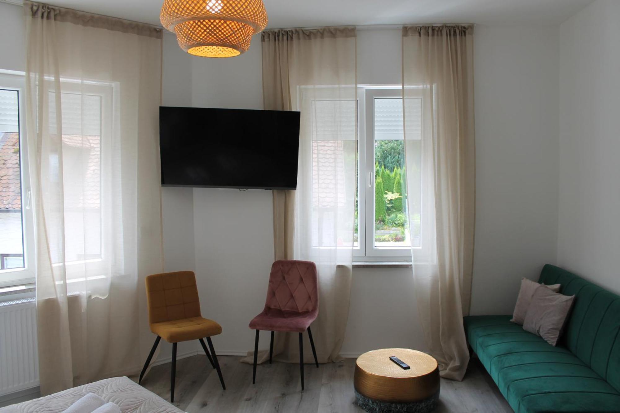 Apartments Via Vita ทรอยช์ทลิงเงน ภายนอก รูปภาพ