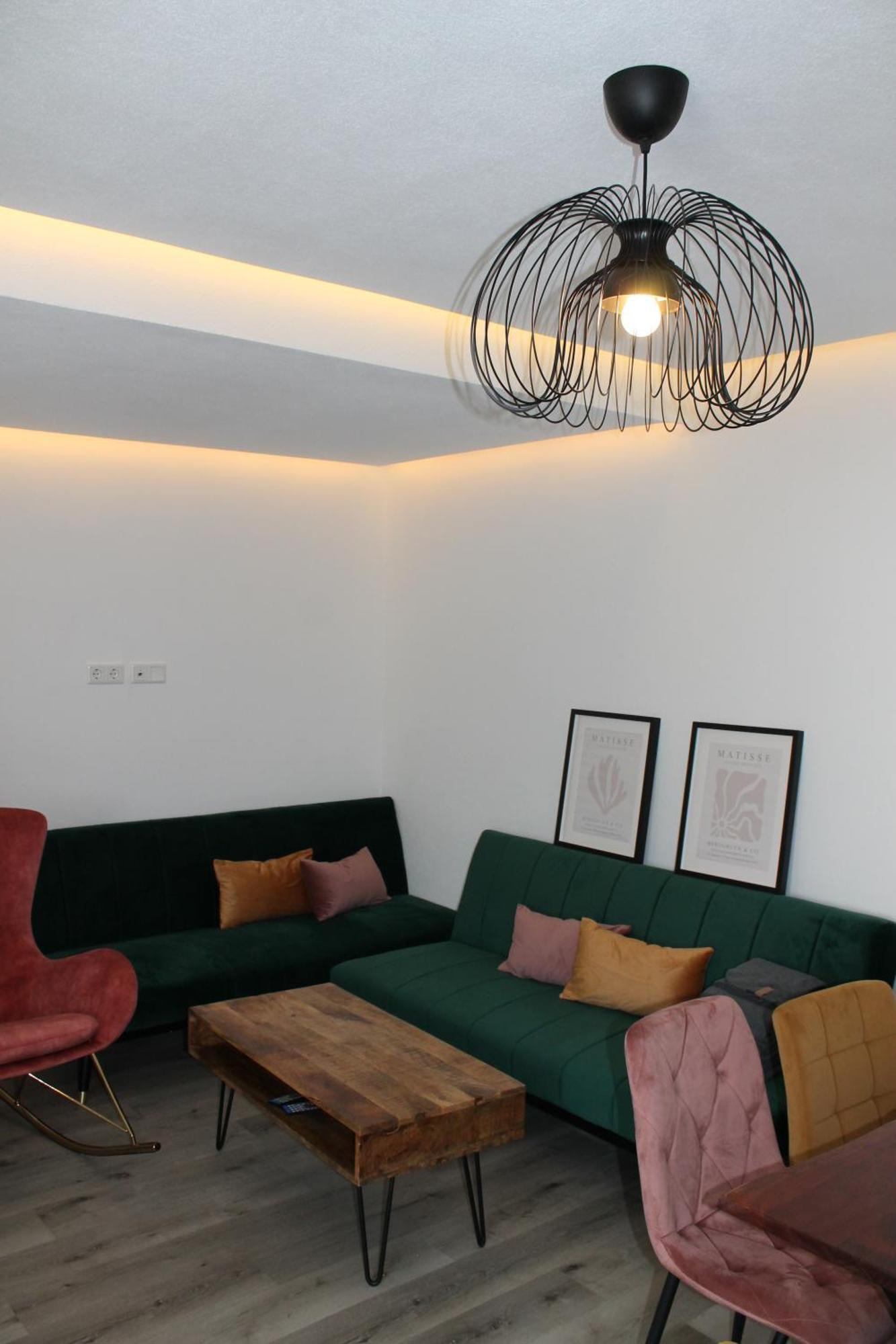Apartments Via Vita ทรอยช์ทลิงเงน ภายนอก รูปภาพ